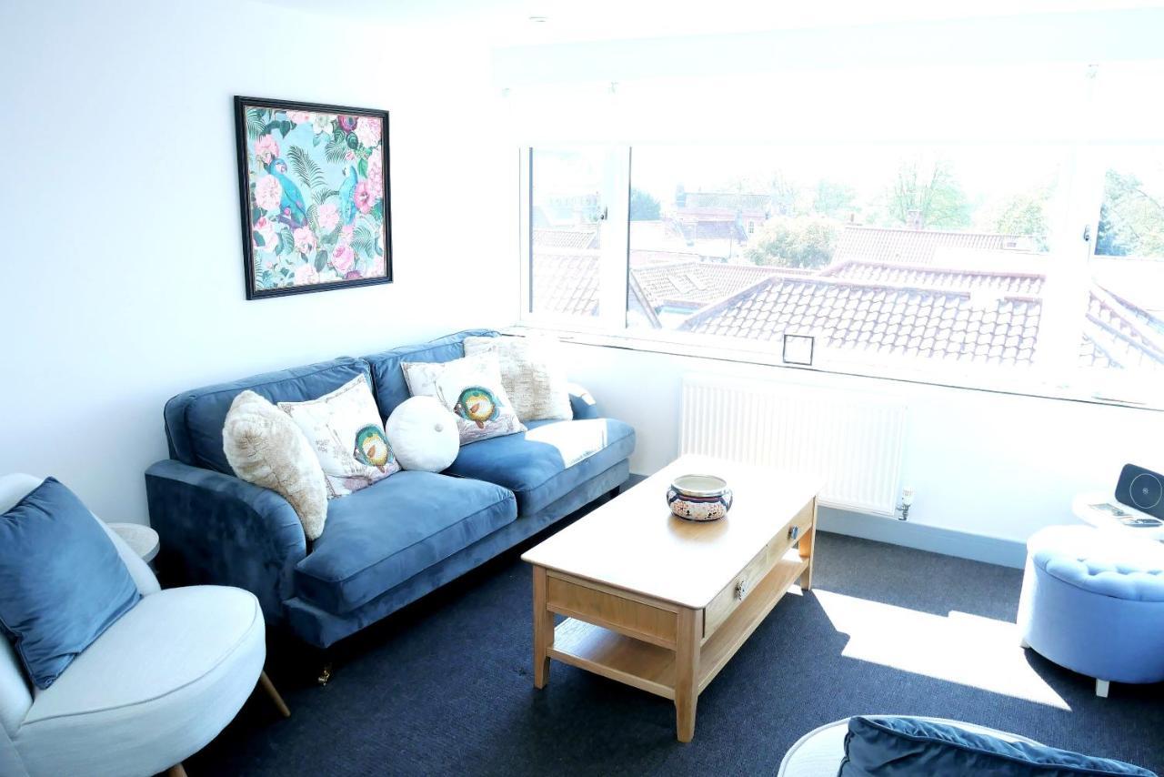 Sunset View, 2 Bedrooms In The Heart Of Holt With Parking Exterior photo
